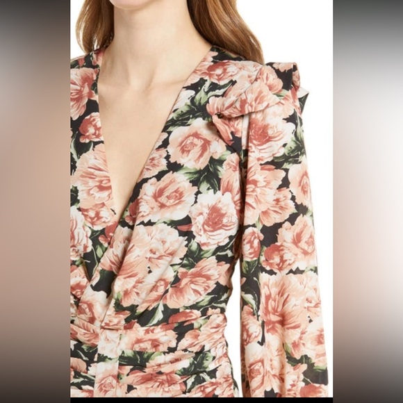 LAVISH ALICE
Floral-print ruched crepe mini dress - Picture 4 of 6